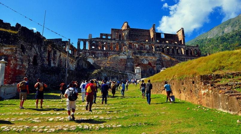 Touris Ayiti: Plonje nan bote natirèl Ayiti!