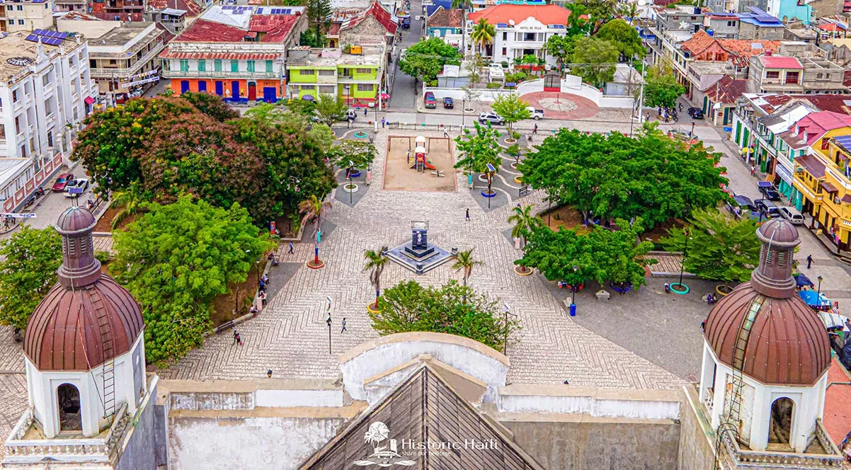 Ayiti: Place d’Armes du Cap: Yon Trezò Touris ak Istorik